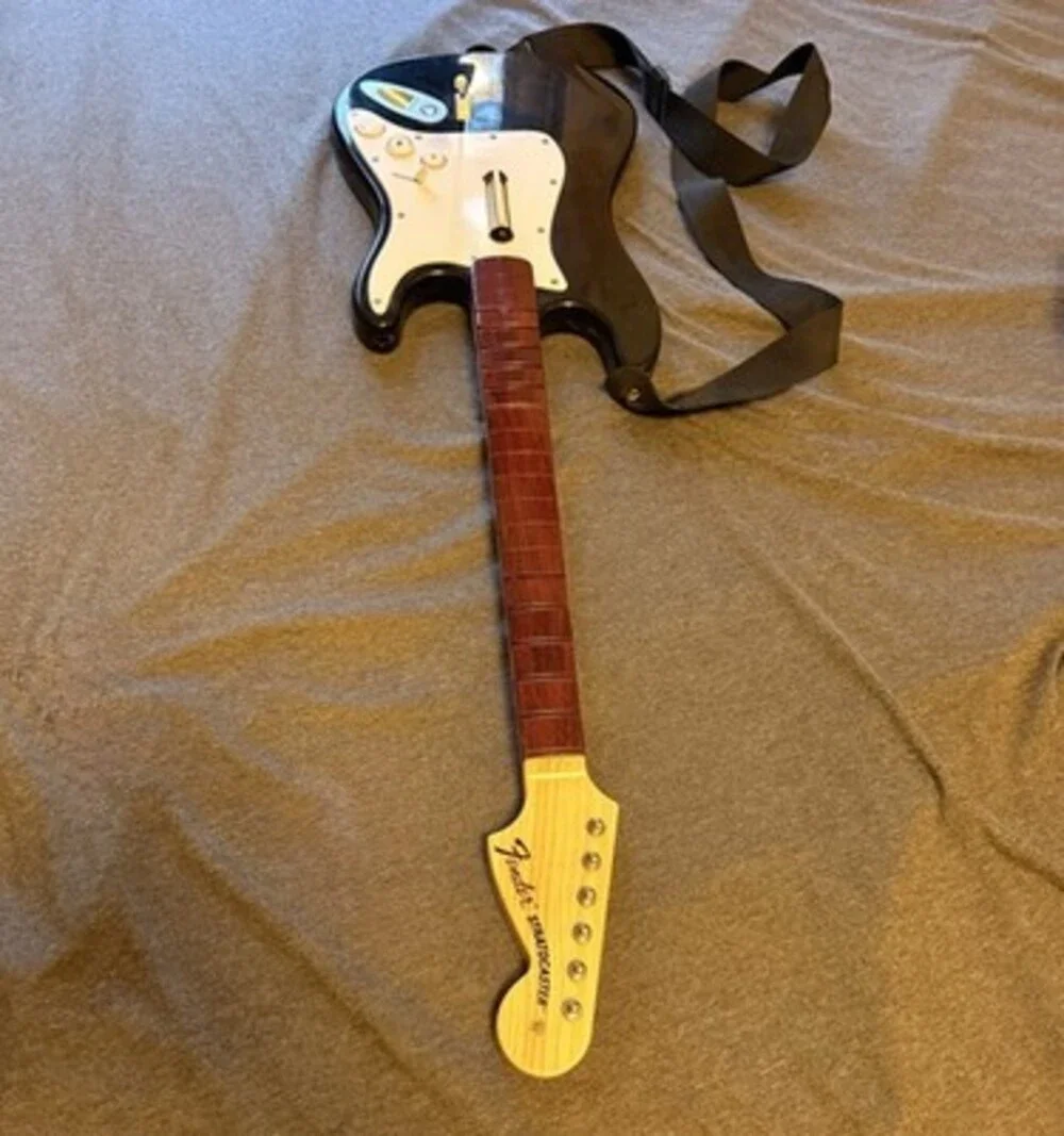PLAYSTATION 3 PS3 FENDER STRATOCASTER WIRELESS ROCK BAND GUITAR NoDongle TESTED